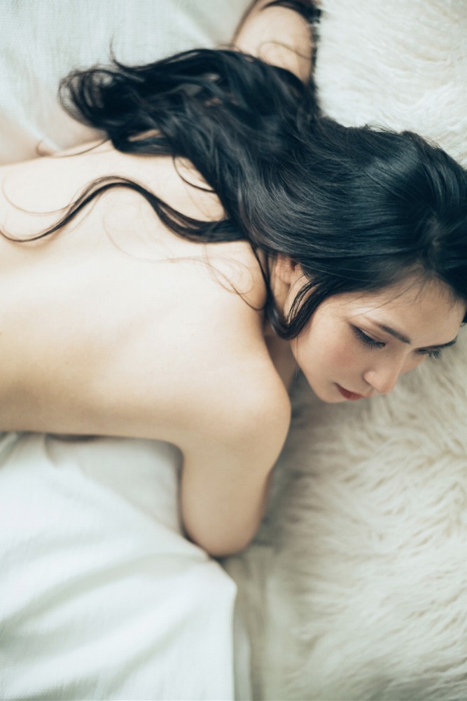 あまつまりな 脱ぎすぎ水着＆下着グラビア画像！