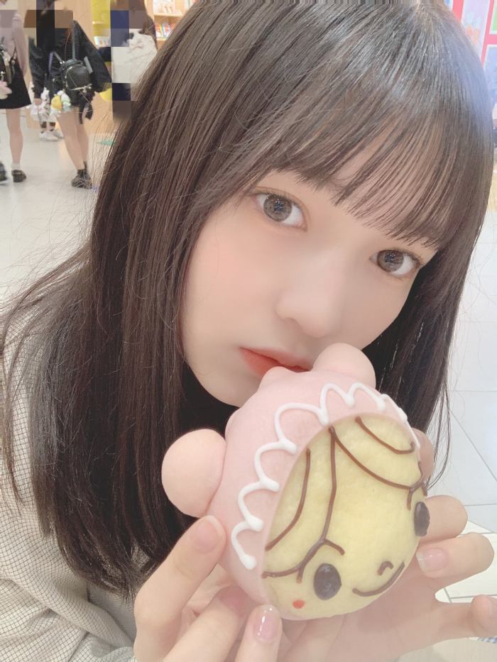 黒嵜菜々子 ふわふわボインの水着グラビア画像！