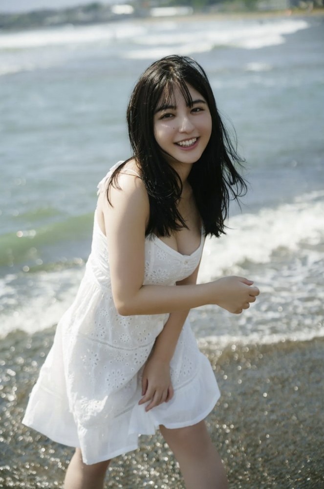 麻倉瑞季 おっぱいが大きい水着グラビア画像！