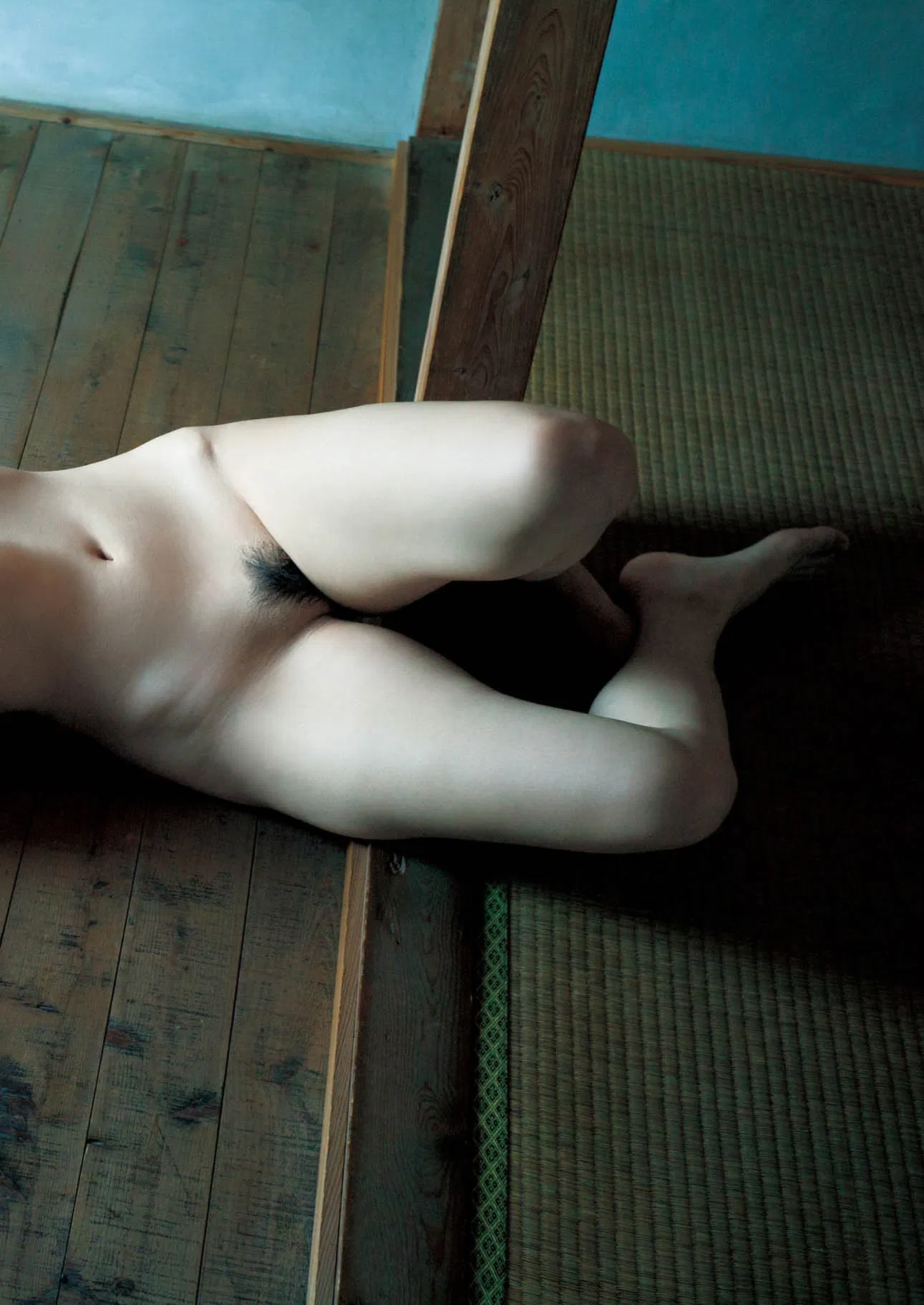 [Photobook] 染谷有香ヌード写真集「赤いアルバム 2015-2025」