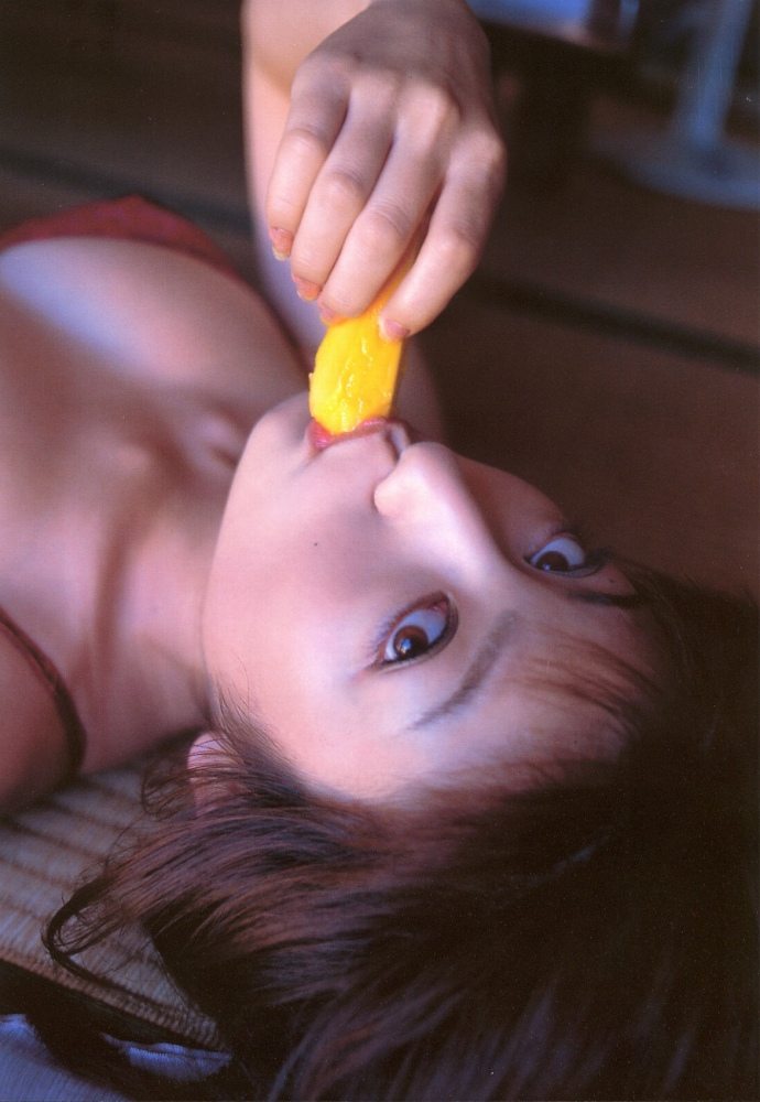 熊田曜子 グラマラスな水着グラビア画像他！