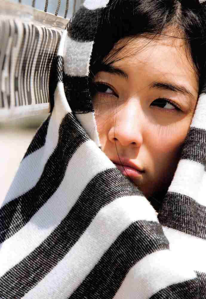 松井珠理奈 水着＆セミヌードグラビア画像！