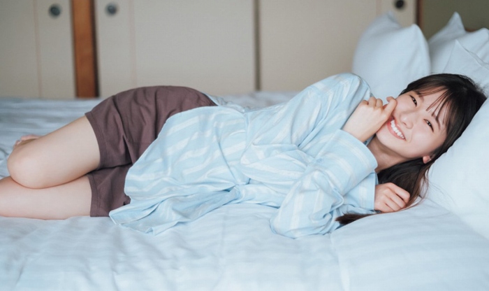 菅原咲月 すべすべ美脚の激かわグラビア画像！