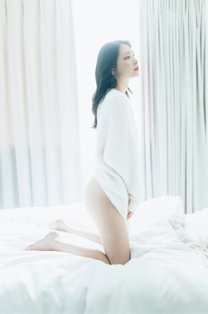 あまつまりな 脱ぎすぎ水着＆下着グラビア画像！