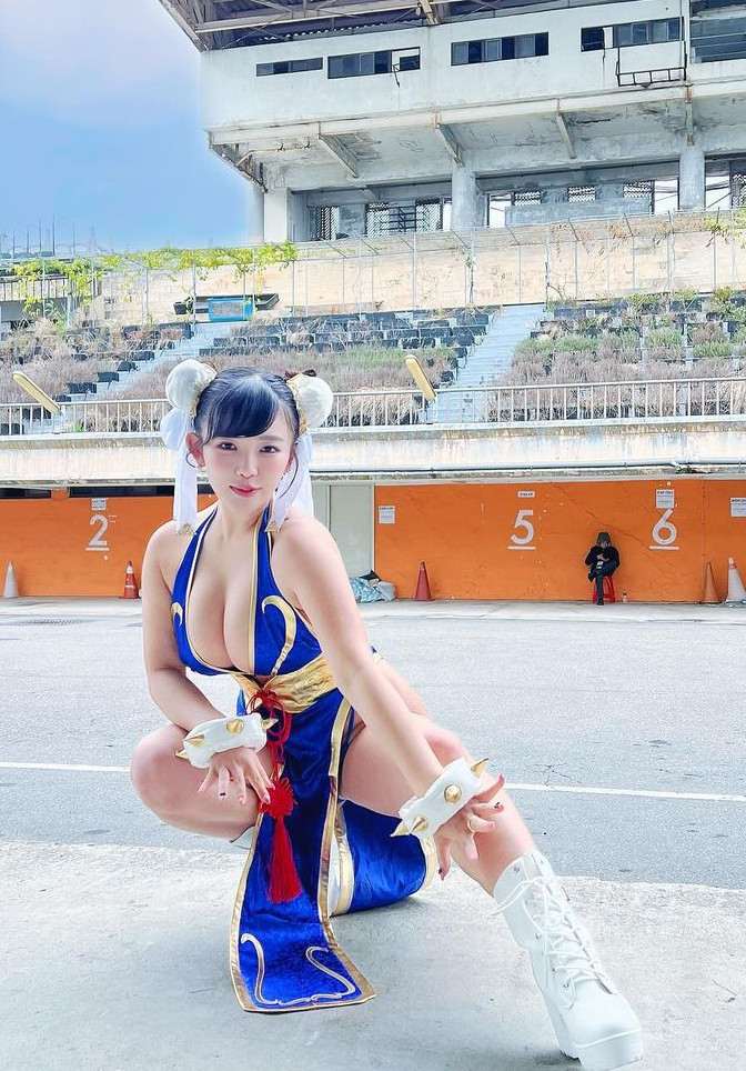 天木じゅん 爆裂Iカップの水着グラビア画像！