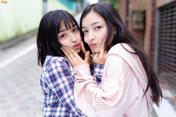 エリマリ ハーフ姉妹の水着グラビア画像！！