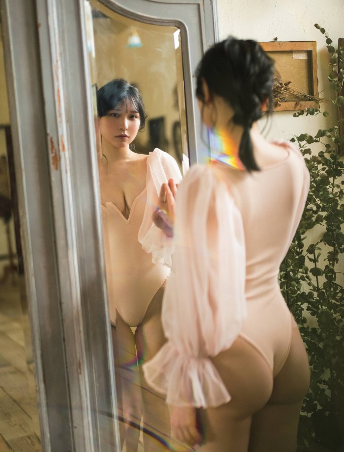 あまつまりな 脱ぎすぎ水着＆下着グラビア画像！