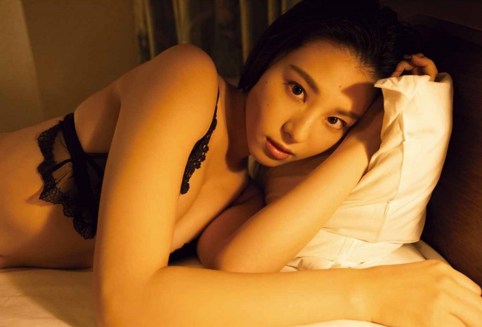 相楽伊織 けっこうボインな水着グラビア画像！