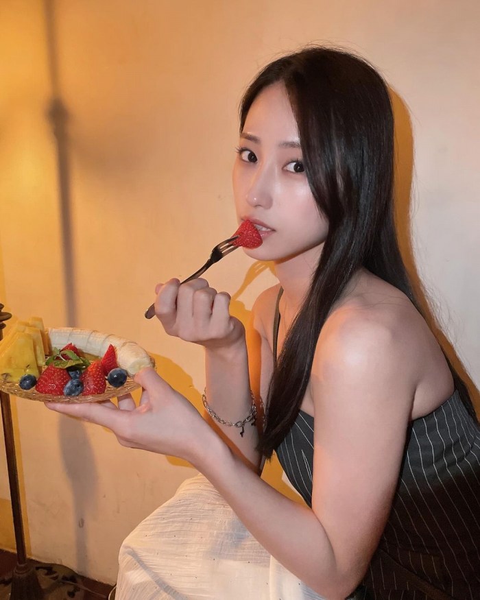 澄田綾乃 はみ出るFカップの水着グラビア画像！