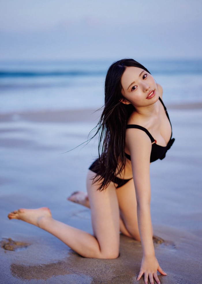 高鶴桃羽 激かわボインな水着グラビア画像！