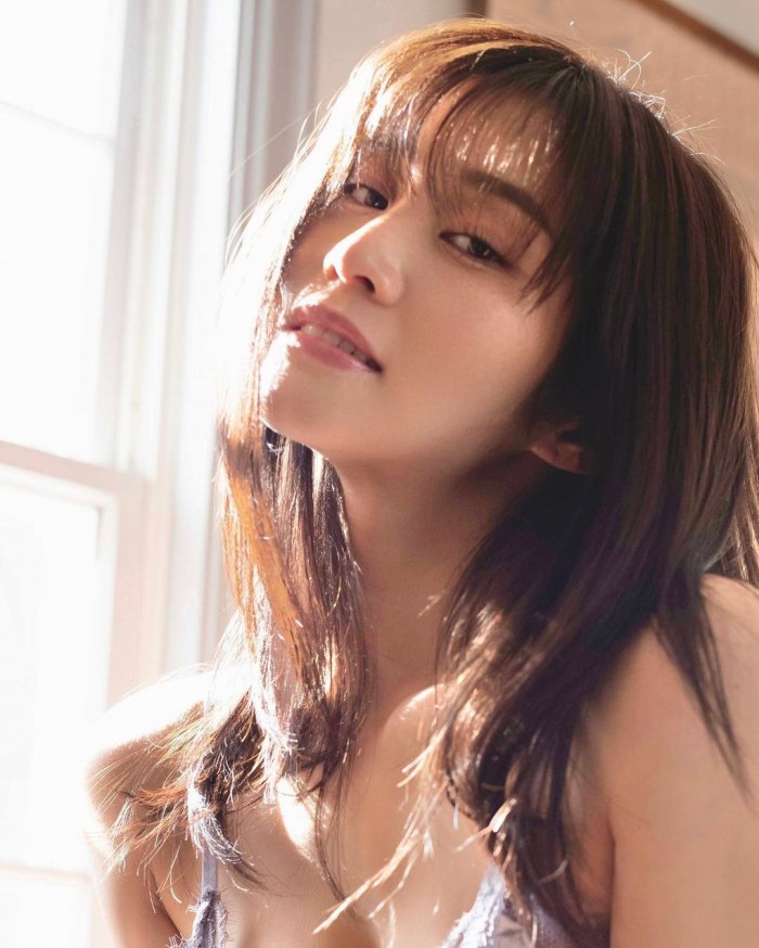 高橋凛 Hカップの手ブラヌード＆水着画像！