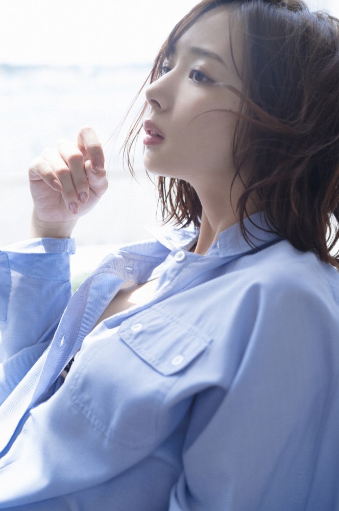 岡田紗佳 ぷるぷるGカップ水着グラビア画像！