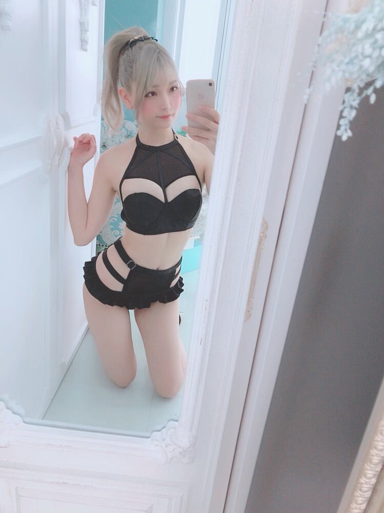 あまつまりな 脱ぎすぎ水着＆下着グラビア画像！