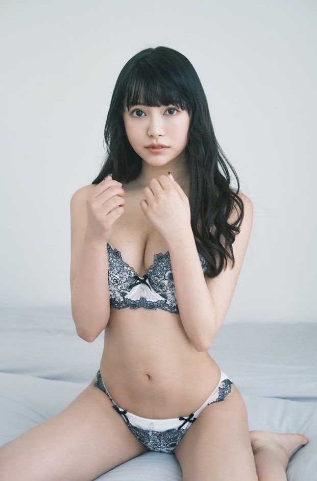 鈴木聖 Fカップが凄い水着＆下着グラビア画像！