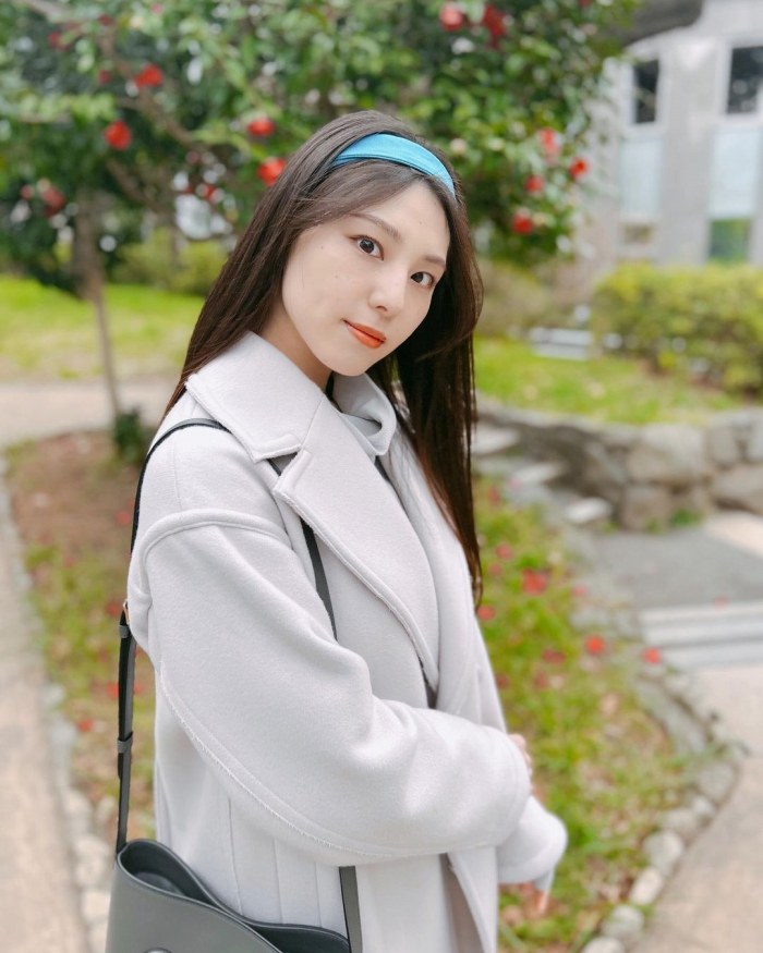 相楽伊織 けっこうボインな水着グラビア画像！