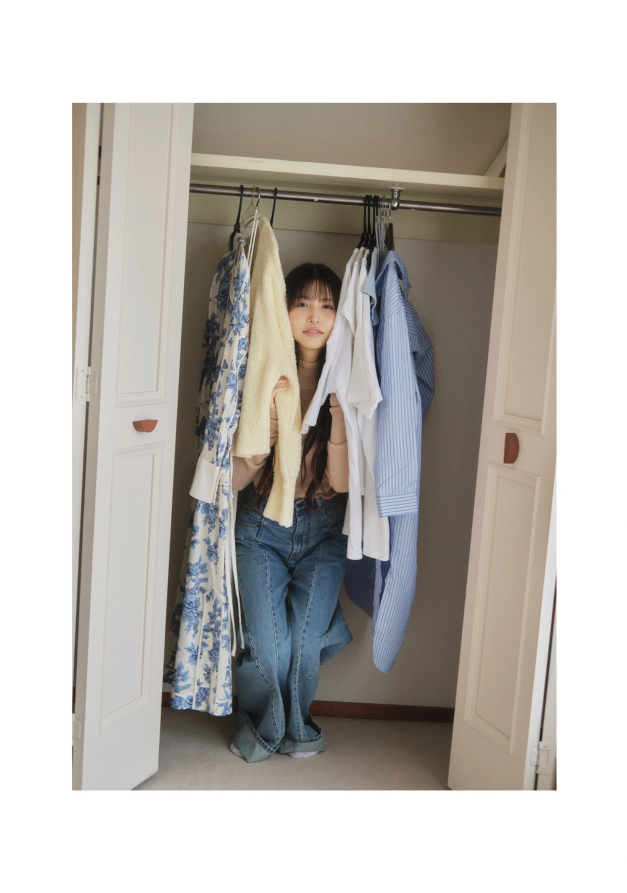 Momo Sakura 桜空もも, 写真集 「Trance Retinal とられち」 Set.01