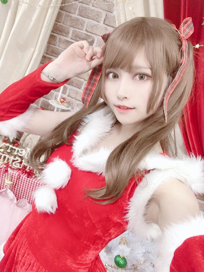 えい梨 美しいコスプレ＆水着グラビア画像！