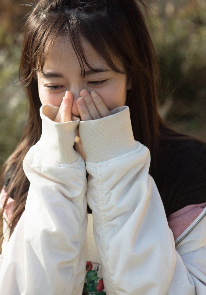 金川紗耶 美脚でスタイルが凄いグラビア画像！