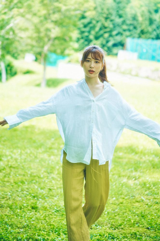 雪平莉左 グラマラス美女の水着グラビア画像！