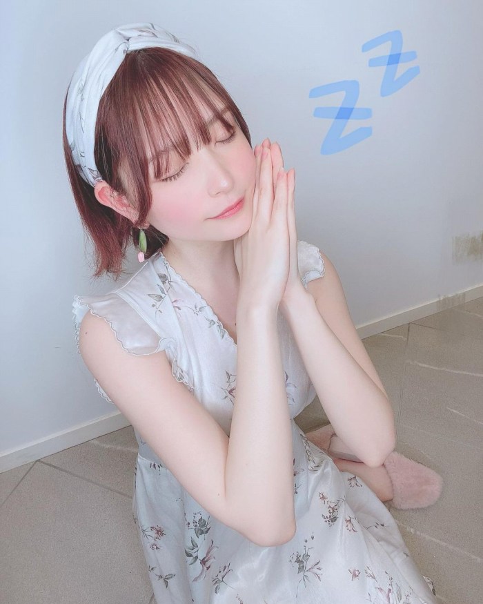 あまつまりな 脱ぎすぎ水着＆下着グラビア画像！