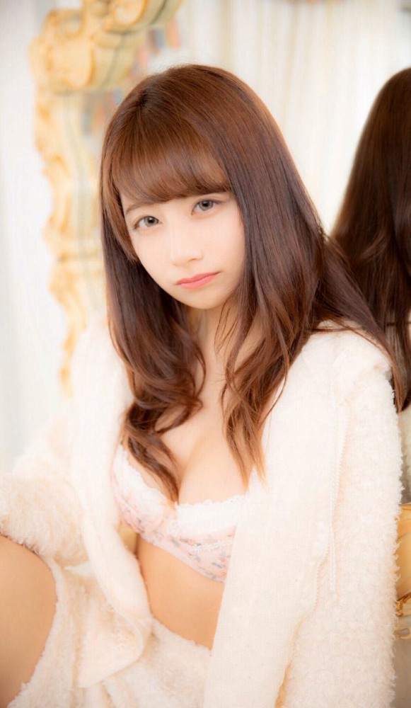 鈴木優香 ちょっと脱ぎすぎ水着グラビア画像！