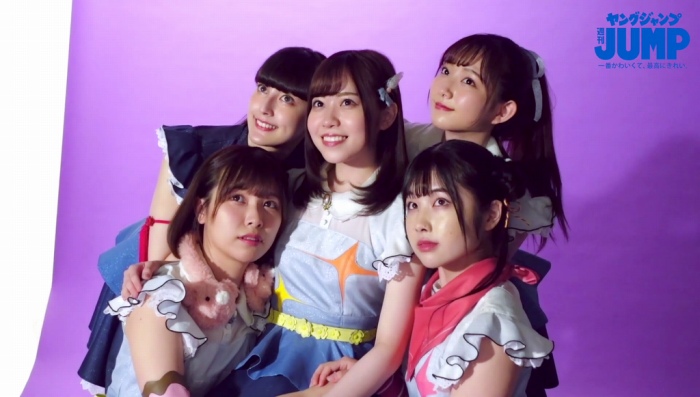 青山なぎさ 激かわな生脚＆タンクトップ画像！