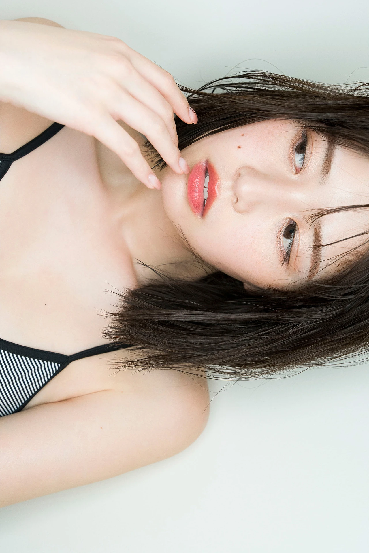 Yuzuha Saeki 冴木柚葉, FLASHデジタル写真集 「Lumiere」 Set.01