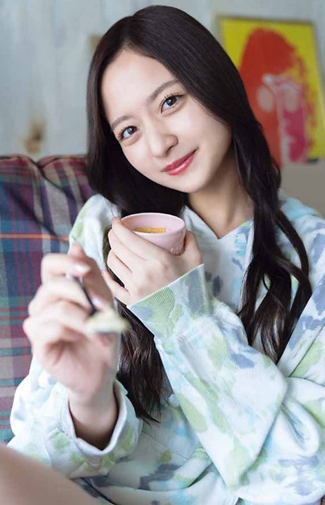 金川紗耶 美脚でスタイルが凄いグラビア画像！