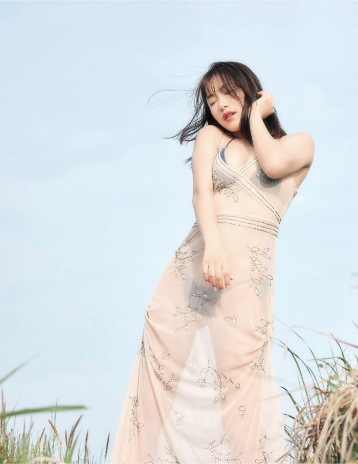 鈴木聖 Fカップが凄い水着＆下着グラビア画像！