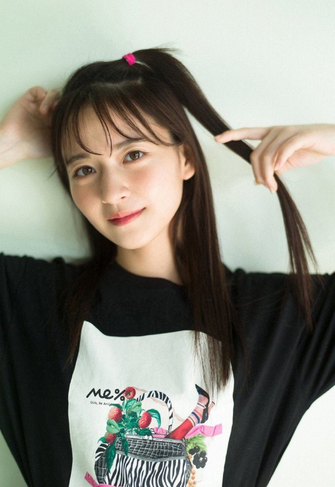 金川紗耶 美脚でスタイルが凄いグラビア画像！