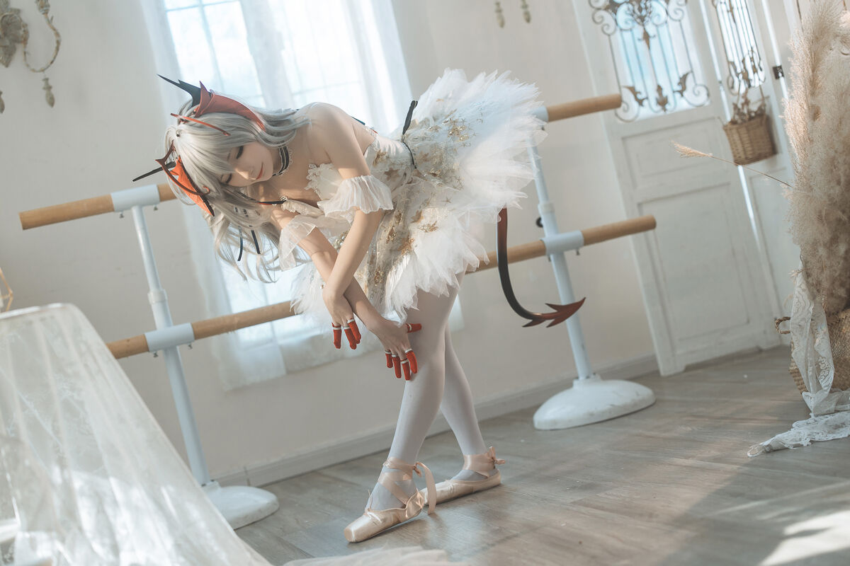 Coser@是三不是世w - 明日方舟 W 芭蕾