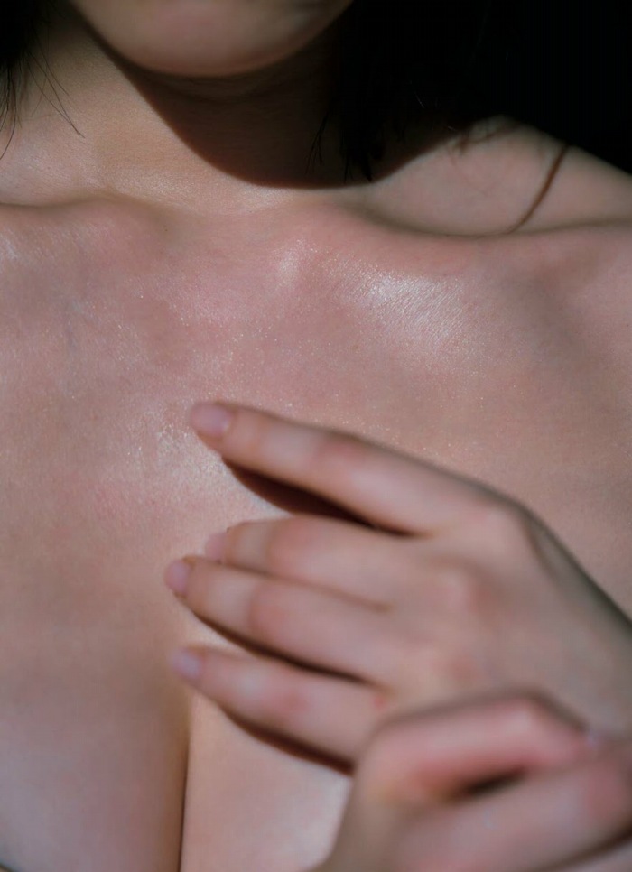 相楽伊織 けっこうボインな水着グラビア画像！