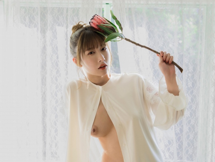 うんぱい Hカップおっぱいのパイパンヌード画像！