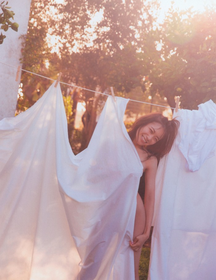 秋元真夏 激かわな水着・ランジェリー画像！