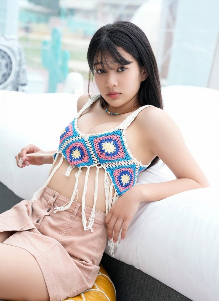 虹咲カリナ けっこう巨乳な水着グラビア画像！