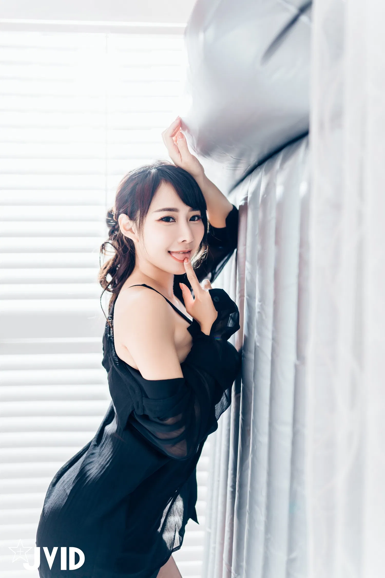 [JVID] Lele 樂樂 & 飄飄哥 - 上司新人下属 无内黑丝终极奥义