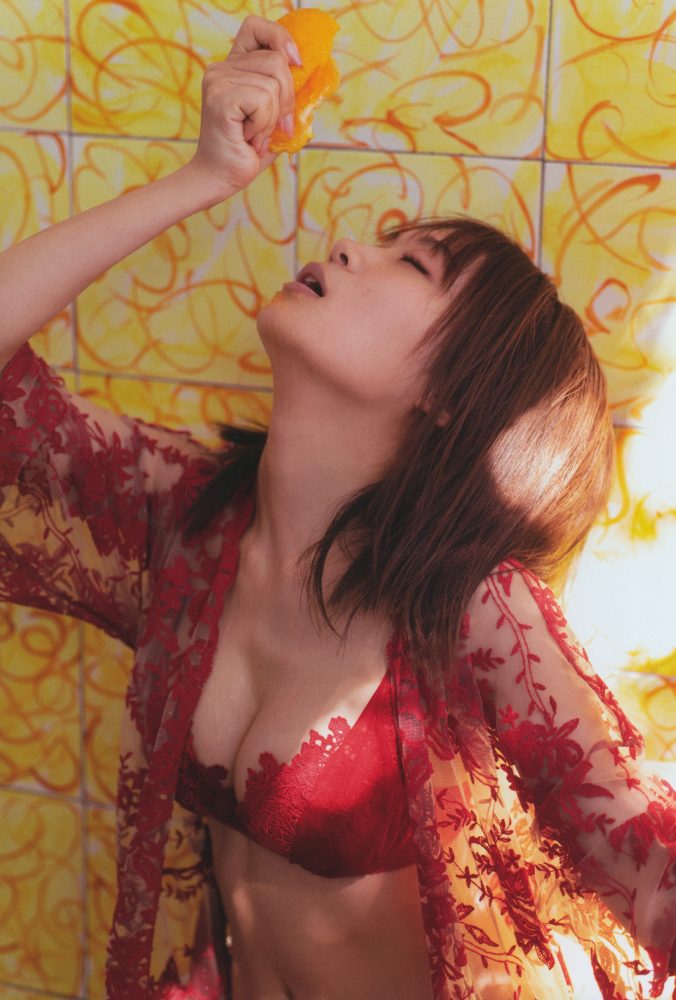 秋元真夏 激かわな水着・ランジェリー画像！