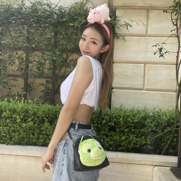 うらら 小顔美女の下着＆水着グラビア画像！