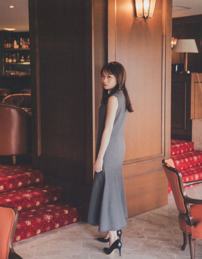 秋元真夏 激かわな水着・ランジェリー画像！