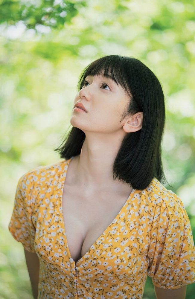 熊澤風花 キュートな水着グラビア画像ほか