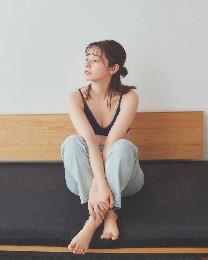 小池里奈 美尻でキュートな水着グラビア画像！