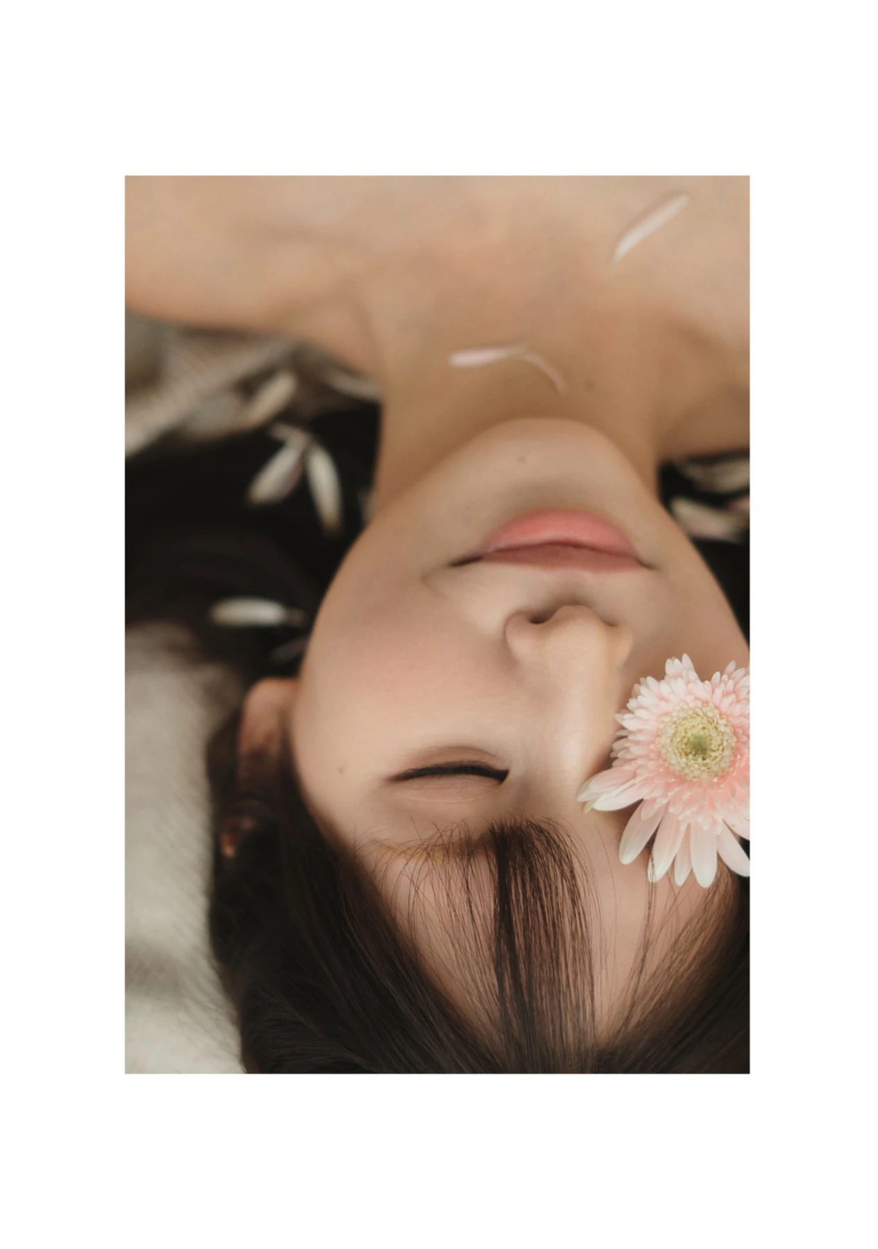 Momo Sakura 桜空もも, 写真集 「Trance Retinal とられち」 Set.01