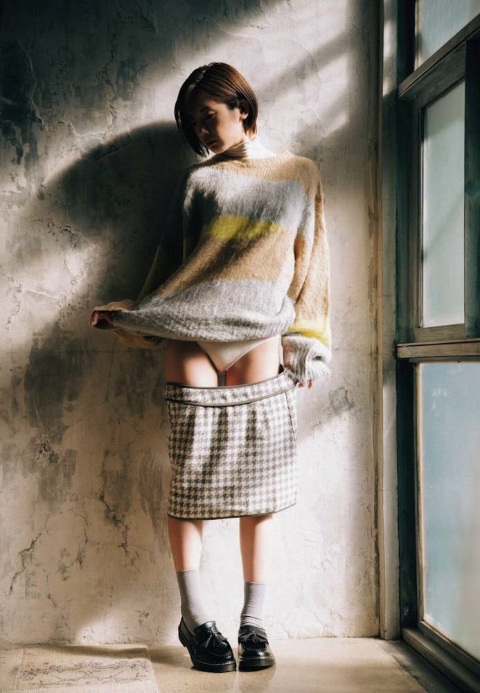 あらた唯 スタイル抜群の水着グラビア画像！