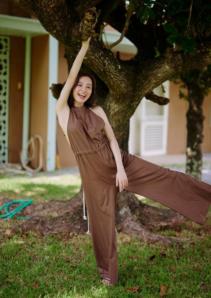 高田里穂 スタイル抜群な水着グラビア画像！