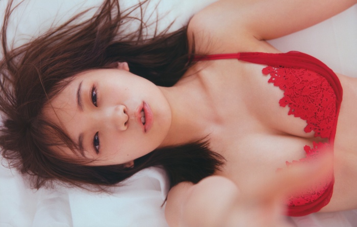 秋元真夏 激かわな水着・ランジェリー画像！