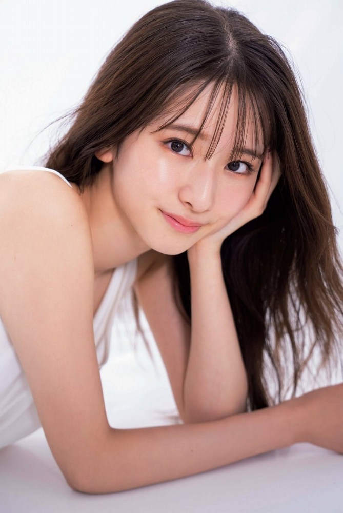 菅原咲月 すべすべ美脚の激かわグラビア画像！