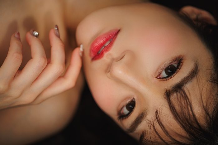 河北彩伽 絵になるEカップ美乳のヌード画像！