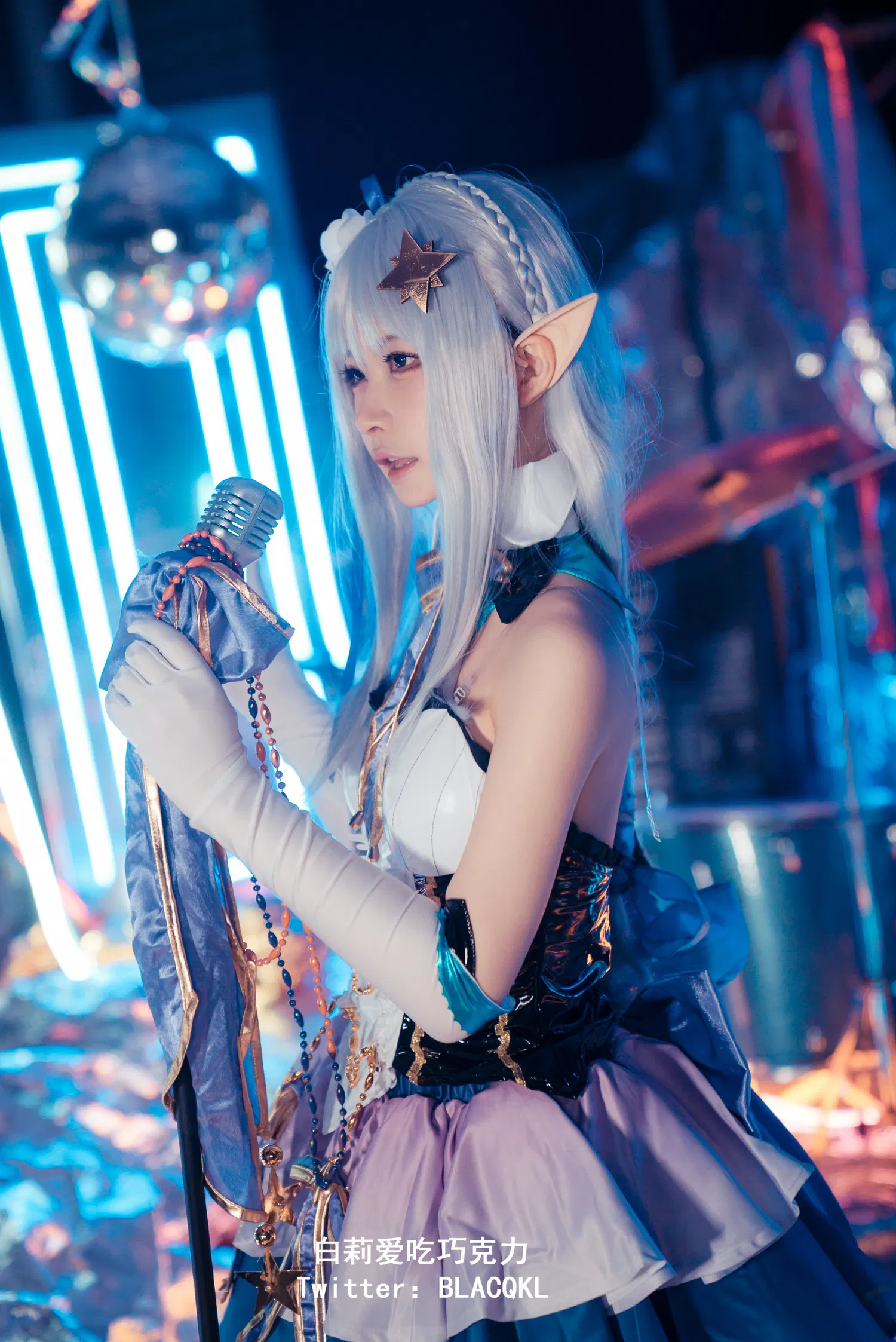 [COSPLAY] 白莉爱吃巧克力 – 爱蜜莉雅