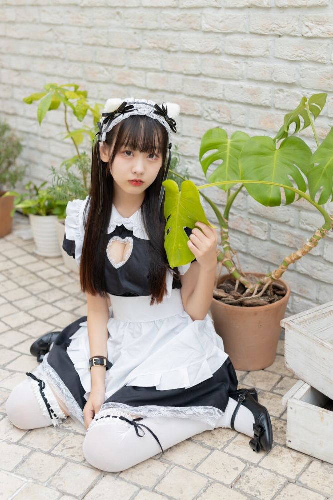 須羽こころ ふわふわバストの水着グラビア画像！