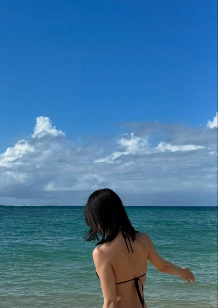 相楽伊織 けっこうボインな水着グラビア画像！